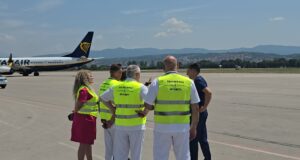 Prva grupa povređenih iz Crne Gore stigla u Niš: Tokom dana i drugi let iz Tivta