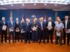 Ministar Novica Tončev uručio 14 ugovora za nerazvijene opštine Ministar Novica Tončev uručio 14 ugovora za nerazvijene opštine