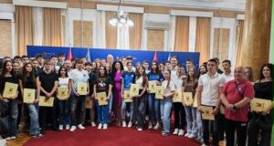 Najbolji mladi sportisti Niša nagrađeni stipendijama Najbolji mladi sportisti Niša nagrađeni stipendijama