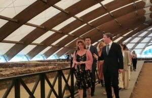 U Nišu potpisani ugovori za 16 projekata Arheološkog instituta vrednih više od 31,2 miliona dinara Poseta arheološkom nalazištu Medijana u Nišu