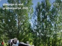 U saobraćajnoj nezgodi koja se dogodila danas oko 14.30 časova u selu Tasković, u opštini Gadžin Han, povređeno je više osoba. Kako javljaju očevici, ima i poginulih.
