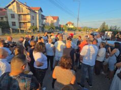 OD DEČJEG CRTEŽA DO PLANA ZA ŠKOLU: Pavlović razgovarao sa građanima Čalija