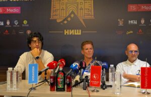 „KUĆA OD BLATA“ PRED NIŠKOM PUBLIKOM: Filmska ekipa o strahu, likovima i reakcijama gledalaca Deo ekipe filma Kuća od blata