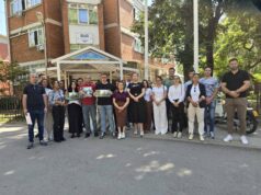 Omladina SNS-a ispred GO Medijana zatražila dokumentaciju o korišćenju službenog vozila
