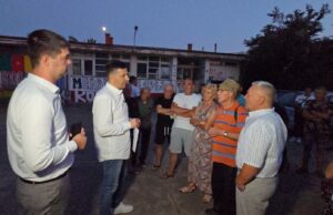 OD PARKINGA I FASADA DO ASFALTA I KANALIZACIJE: Pavlović sa građanima Ratka Jovića i Donjeg Komrena