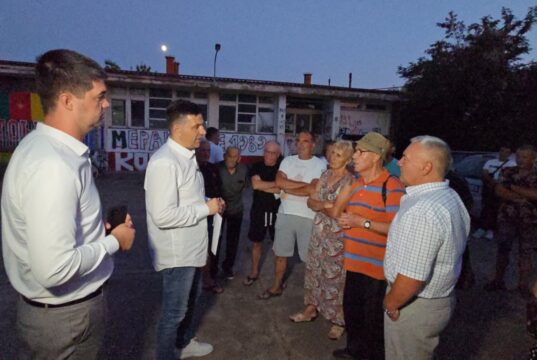 OD PARKINGA I FASADA DO ASFALTA I KANALIZACIJE: Pavlović sa građanima Ratka Jovića i Donjeg Komrena