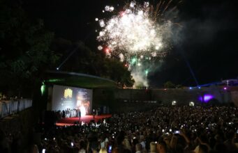 POČEO MEĐUNARODNI FILMSKI FESTIVAL U NIŠU: Spektakl na Trgu i prepuna letnja pozornica za prvo festivalsko veče Međunarodni filmski festival Niš
