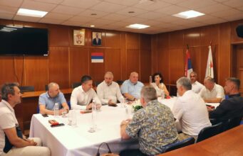 Norvežani planiraju da grade fabriku za ribolovačku opremu kod Merošine Radni sastanak u opštini Merošina