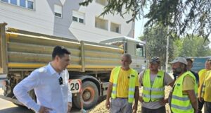 Posle toplovoda menja se vodovod u Zetskoj: Novi asfalt uskoro, u planu i trajno rešenje protiv poplava Radovi na vodovodnoj mreži Zetska ulica
