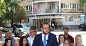 Radulović: Ko iz policije štiti dr Milića da je mogao godinu i po dana nelegalno da drži arsenal oružja u svom posedu