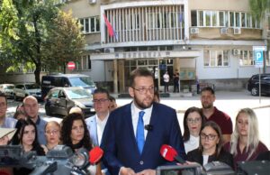 Radulović: Ko iz policije štiti dr Milića da je mogao godinu i po dana nelegalno da drži arsenal oružja u svom posedu