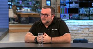 LAZAREVIĆ: PREGLED NIJE KRAJ, OSTAJEMO U KONTAKTU SA PACIJENTIMA I BRINEMO O NjIMA doc. dr Milan Lazarević