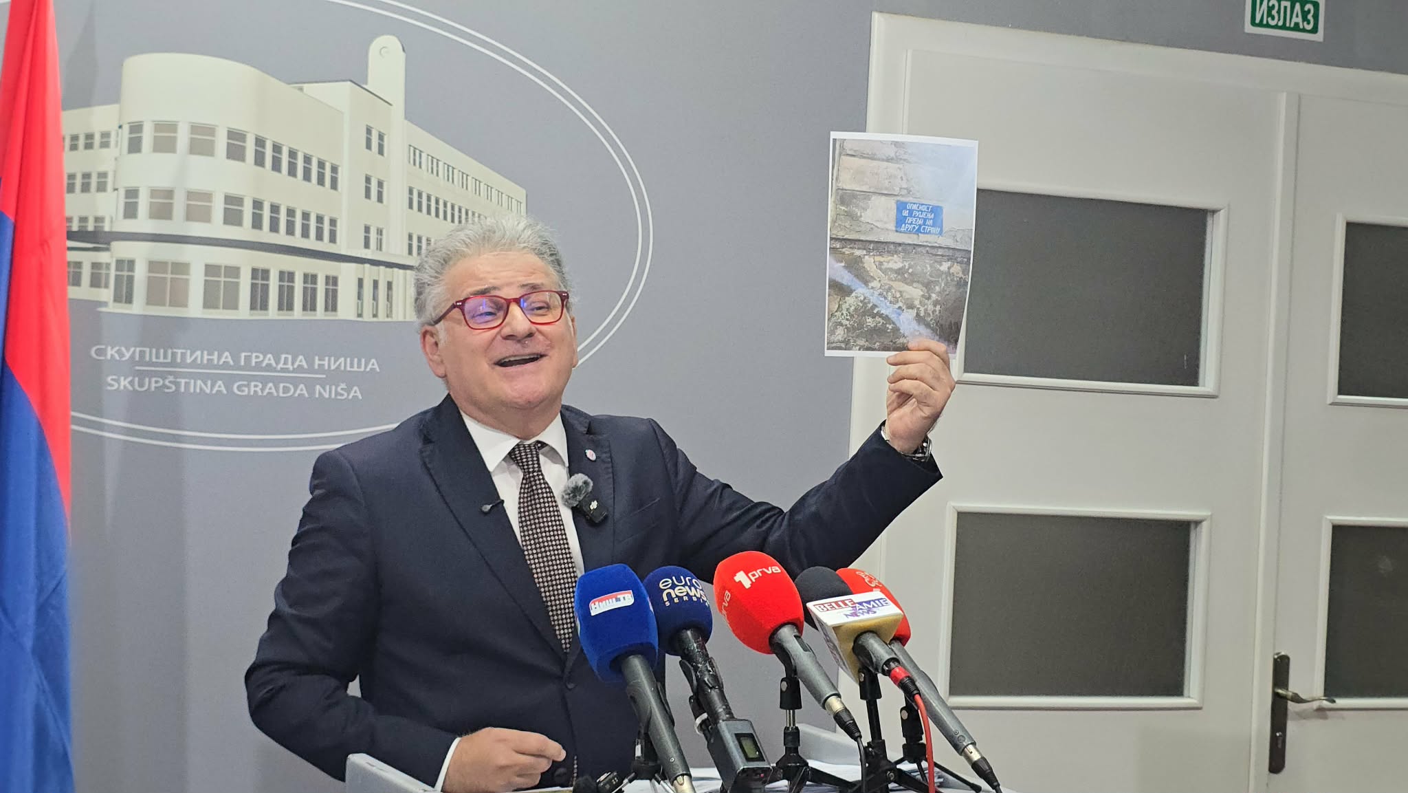 Dr Dragan Milić