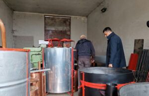 Od dela bombe napravio mašinu za kazane: Slobodan čuva kazandžijski zanat u Oreovcu Gradonačelnik Niša Dragoslav Pavlović obišao je, poslednjeg kazandžiju Slobodana Prodanovića iz Oreovca