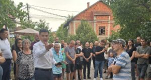 PAVLOVIĆ U DONJOJ VREŽINI: Građani 30 godina čekaju asfalt – Grad preuzima rešavanje problema