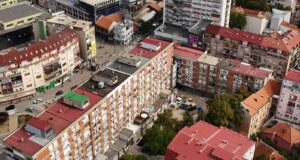 Gradonačelnik Pavlović obišao radove na Obilićevom vencu: Međublokovski prostor po meri stanara