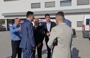 Pavlović: Aktivista SNS-a teško povređen nakon napada tokom razgovora sa građanima