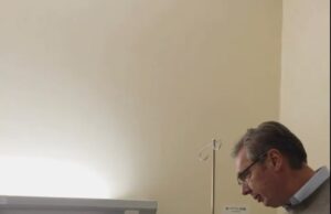 Vučić obišao povređenog aktivistu u UKC Niš: „Najvažnije je da se živ i zdrav vrati svom sinu“