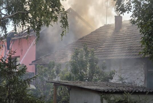 Vatra zahvatila krov kuće u Niškoj Banji