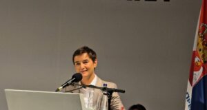 BRNABIĆ SA GLAVNOG ODBORA SNS U NIŠU: „MORAMO DA ODBRANIMO I SAČUVAMO SRBIJU“