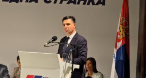 PAVLOVIĆ SA GLAVNOG ODBORA SNS: „NIŠLIJE VIDE KO RADI, A KO SAMO PRIČA“