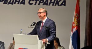 U NARODNOM POZORIŠTU U NIŠU DONETA ODLUKA: Vučić kandidat za premijera i nosilac liste SNS