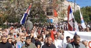 VUČIĆ PRED NIŠLIJAMA: „ZA MESEC I PO DANA BIRAMO BUDUĆNOST SRBIJE – NEĆEMO SE VRAĆATI U MRAČNU PROŠLOST“