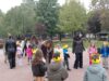 Direktorka JPU „Pčelica“ družila se sa mališanima vrtića „Plavi čuperak“ i zajedno su najavili predstojeći Jesenji karneval