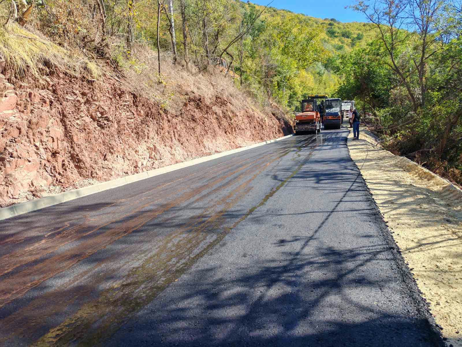 asfaltiranju Kusačke ulice u naselju Prosek