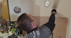 Dimničari pred grejnu sezonu: Vlažna drva stvaraju smolu i začepljenja, pelet lepo sagoreva Dimničari pred grejnu sezonu