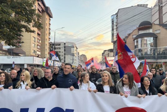 PAVLOVIĆ I LAZAREVIĆ SA SKUPA U NIŠU: „Samo ujedinjeni možemo Srbiju voditi napred!“ Pozvali građane na okupljanje 21. oktobra
