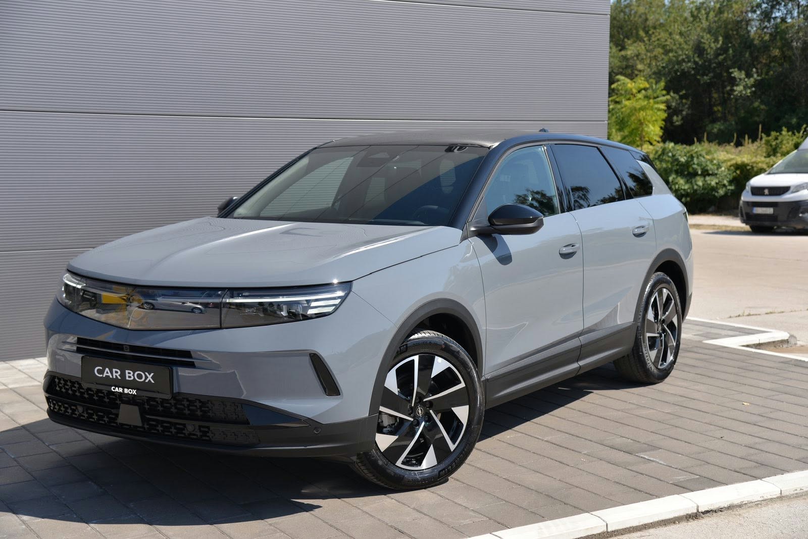 Novi Opel Grandland sa 1.6 benzinskim motorom sa 180ks