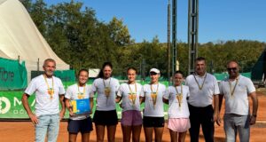 ŽENSKA JUNIORSKA EKIPA TENISKE AKADEMIJE ŽIVKOVIĆ ŠAMPION SRBIJE ŽENSKA JUNIORSKA EKIPA