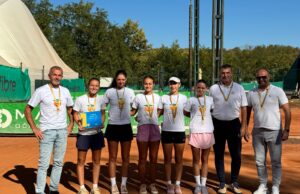 ŽENSKA JUNIORSKA EKIPA TENISKE AKADEMIJE ŽIVKOVIĆ ŠAMPION SRBIJE ŽENSKA JUNIORSKA EKIPA